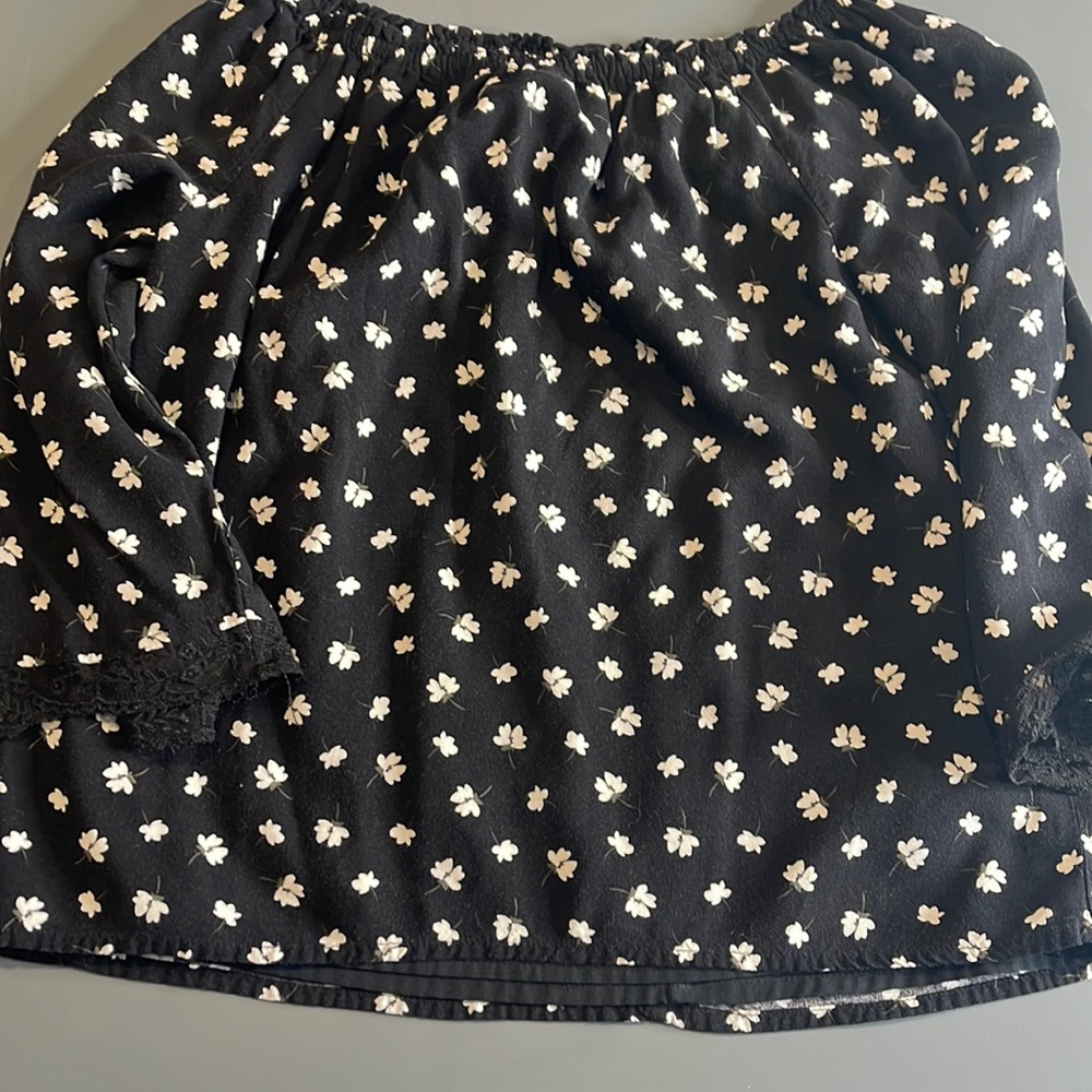 Abercrombie girls off the shoulder shirt size 11/12